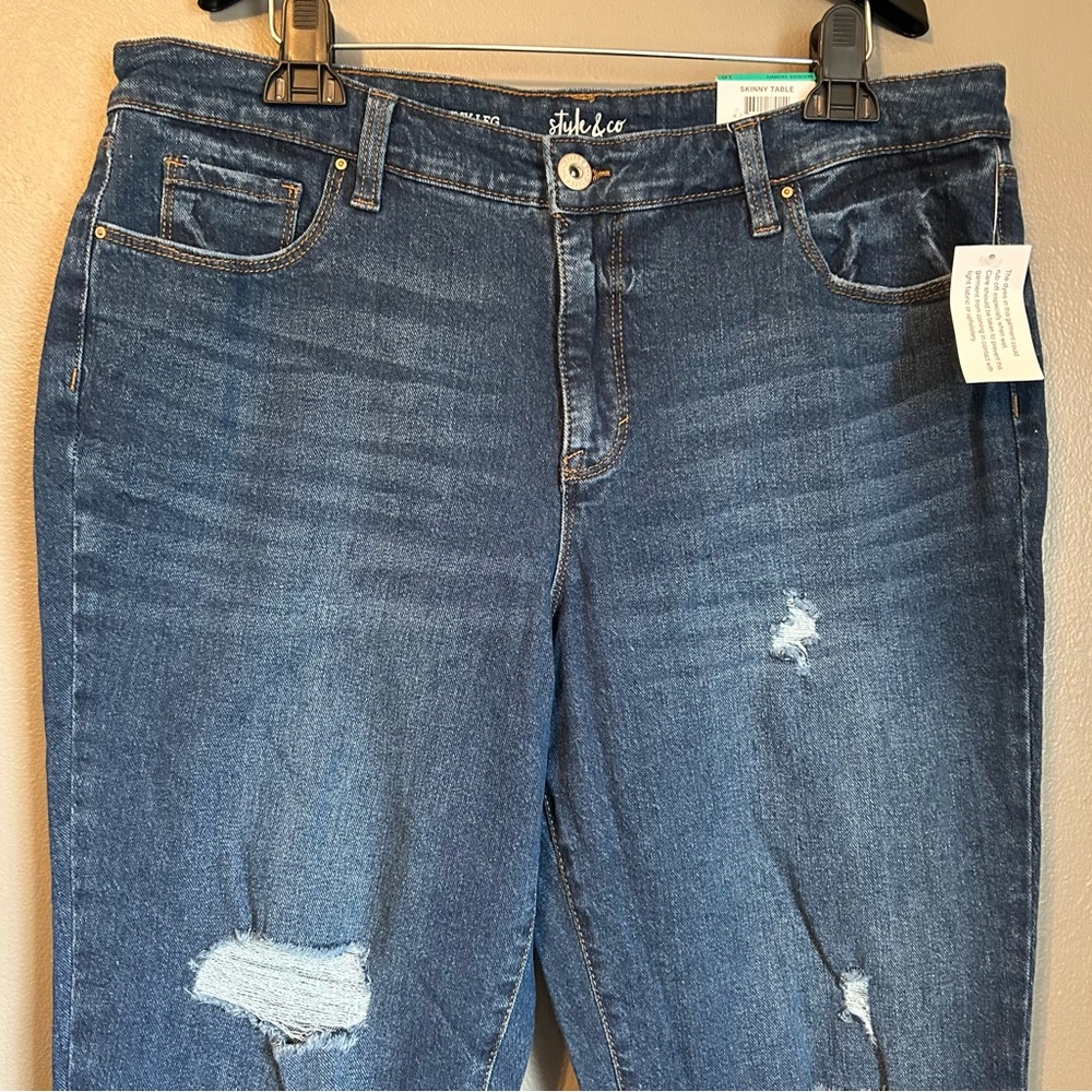 NWT Style & Co 16 Curvy Mid Rise Blue Denim Distressed Skinny Full Length Jeans! - Picture 2 of 11